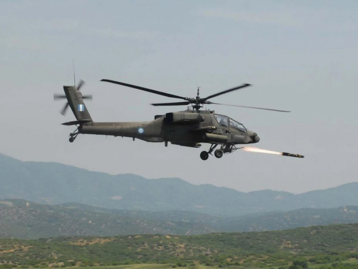 Συναγερμός στην Αεροπορία Στρατού: Αναγκαστική προσγείωση ελικοπτέρου Απάτσι στην Εύβοια